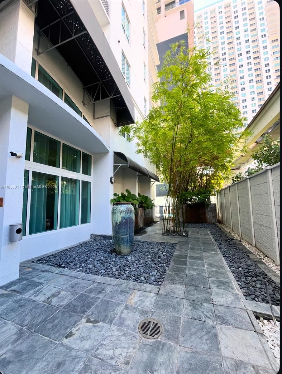 Real estate property located at 234 3rd St #1105, Miami-dade, The Loft Downtown Condo, Miami, FL