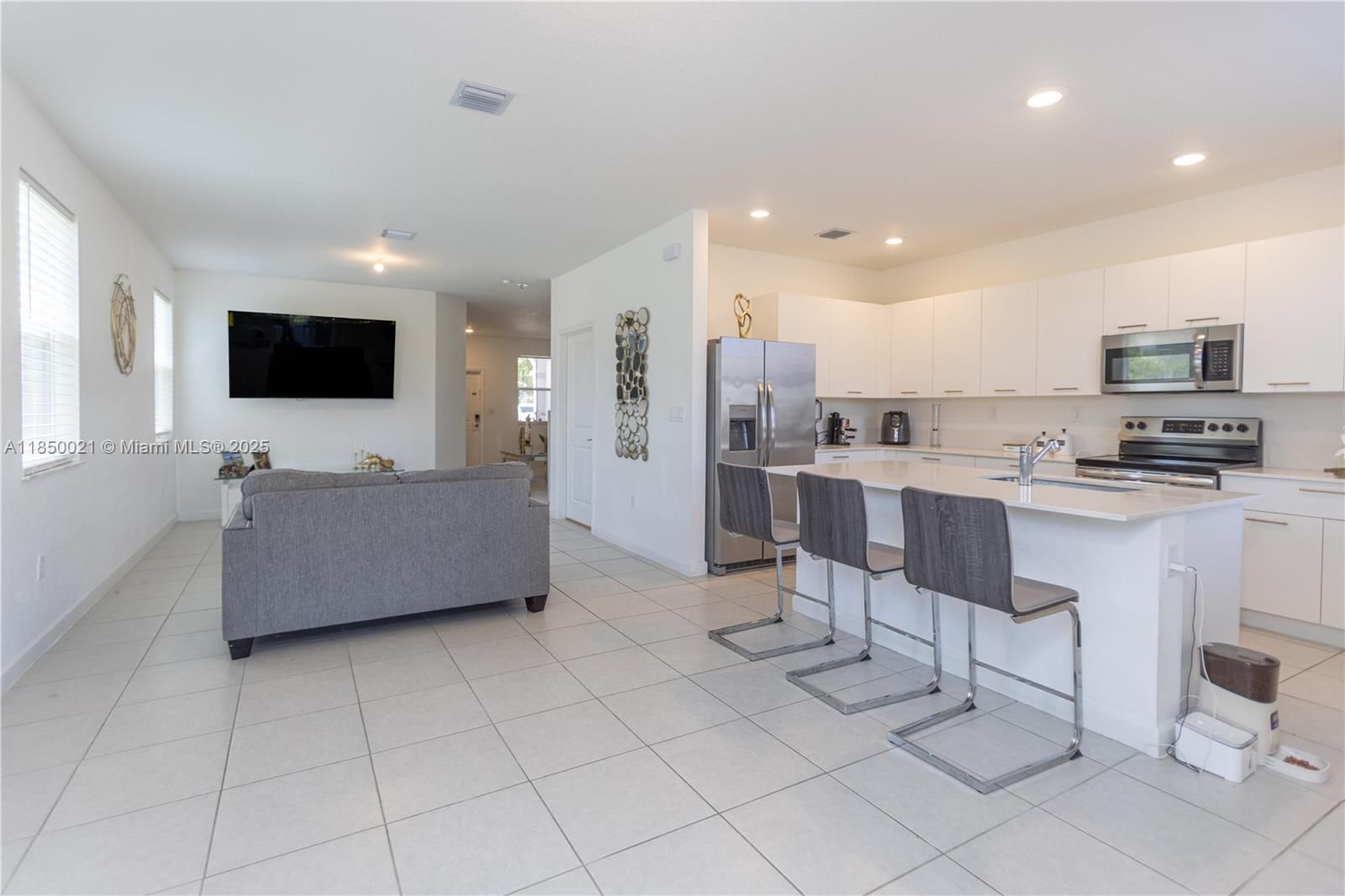 Real estate property located at 12561 23rd Pl, Miami-dade, Golf Ests 1st Addn, Miami, FL