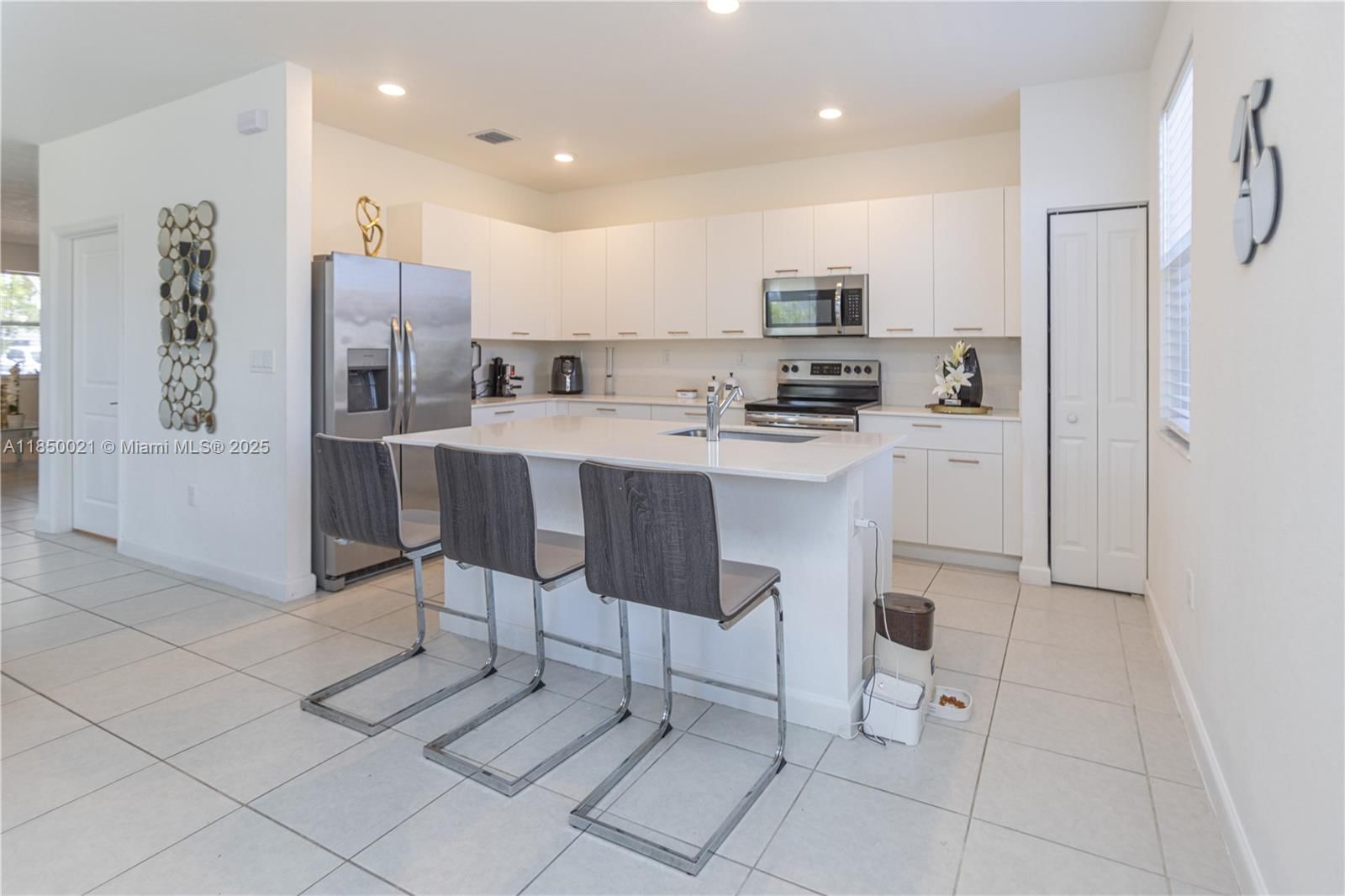 Real estate property located at 12561 23rd Pl, Miami-dade, Golf Ests 1st Addn, Miami, FL
