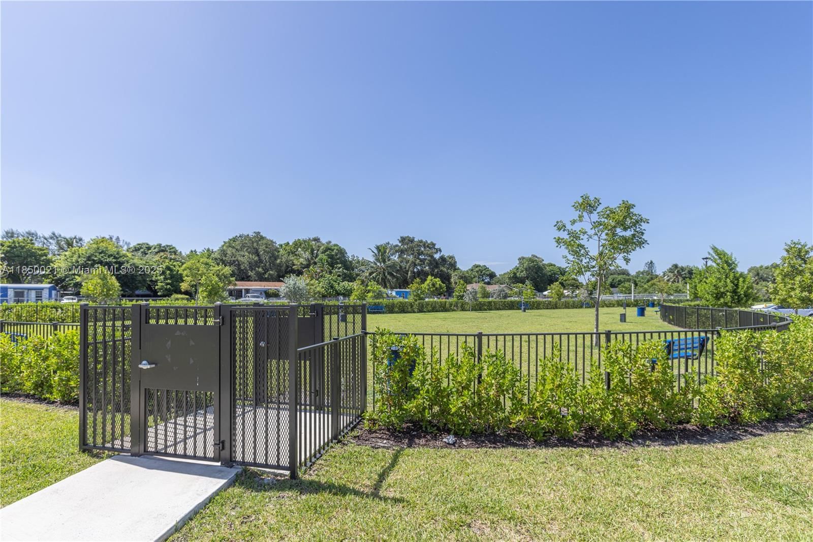 Real estate property located at 12561 23rd Pl, Miami-dade, Golf Ests 1st Addn, Miami, FL