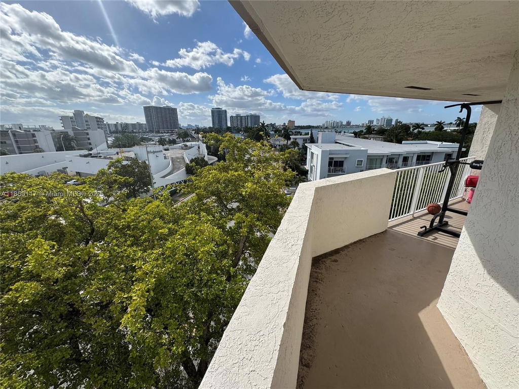 Real estate property located at 1975 Normandy Dr #504, Miami-dade, The Normandy Condo, Miami Beach, FL