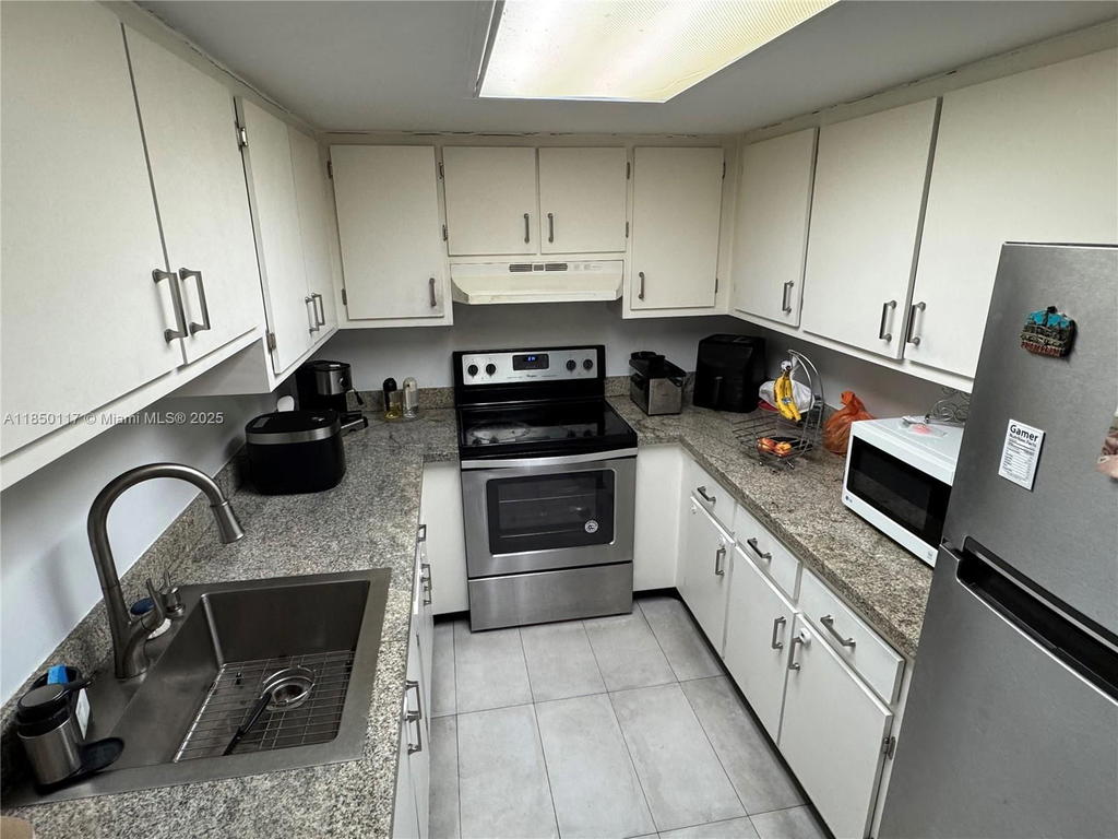 Real estate property located at 1975 Normandy Dr #504, Miami-dade, The Normandy Condo, Miami Beach, FL