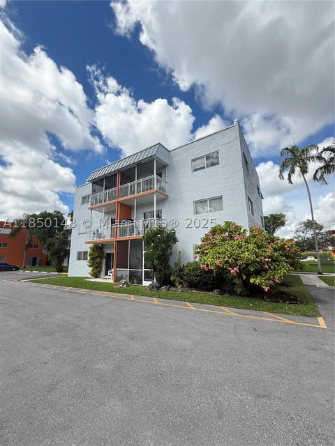 Real estate property located at 11309 200th St C213, Miami-dade, Caribbean Gardens Condo, Miami, FL