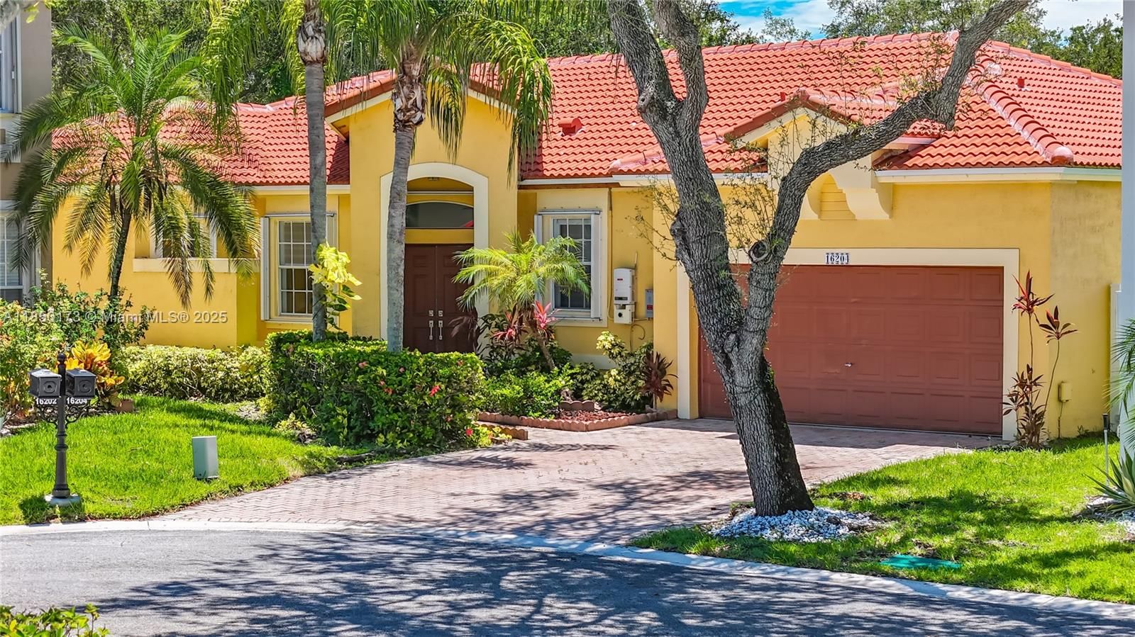 Real estate property located at , Broward, Emerald Courts - Opal Cre, Weston, FL