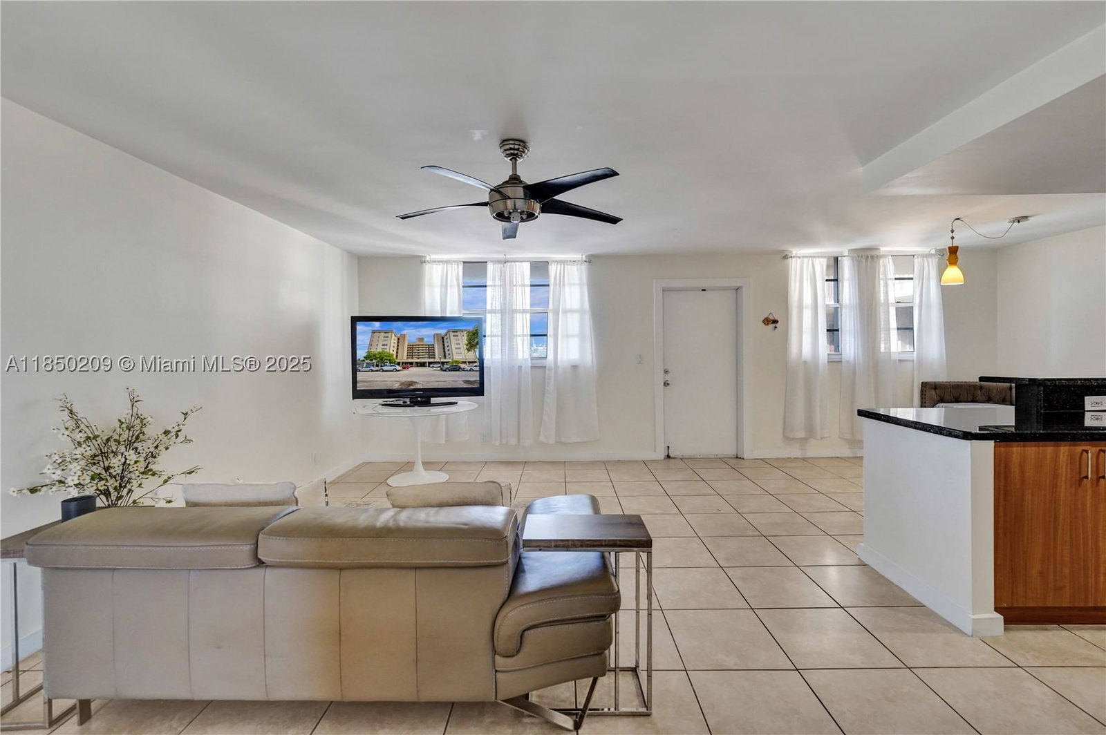 Real estate property located at 1811 Jefferson St #606, Broward, Telstar Condominium Inc, Hollywood, FL