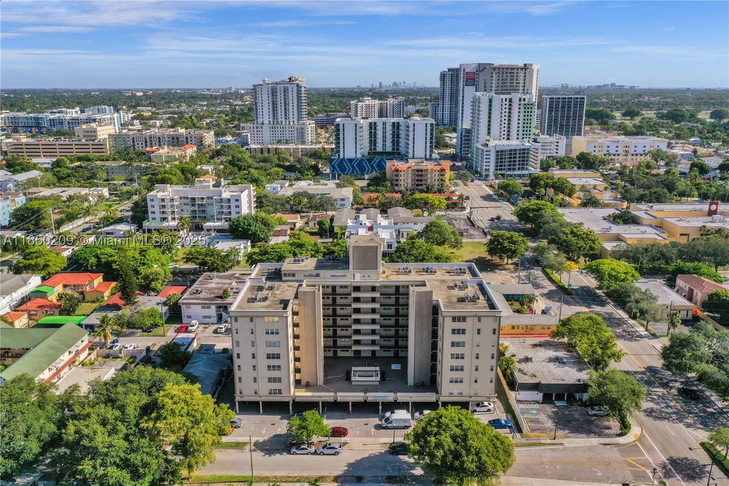Real estate property located at 1811 Jefferson St #606, Broward, Telstar Condominium Inc, Hollywood, FL