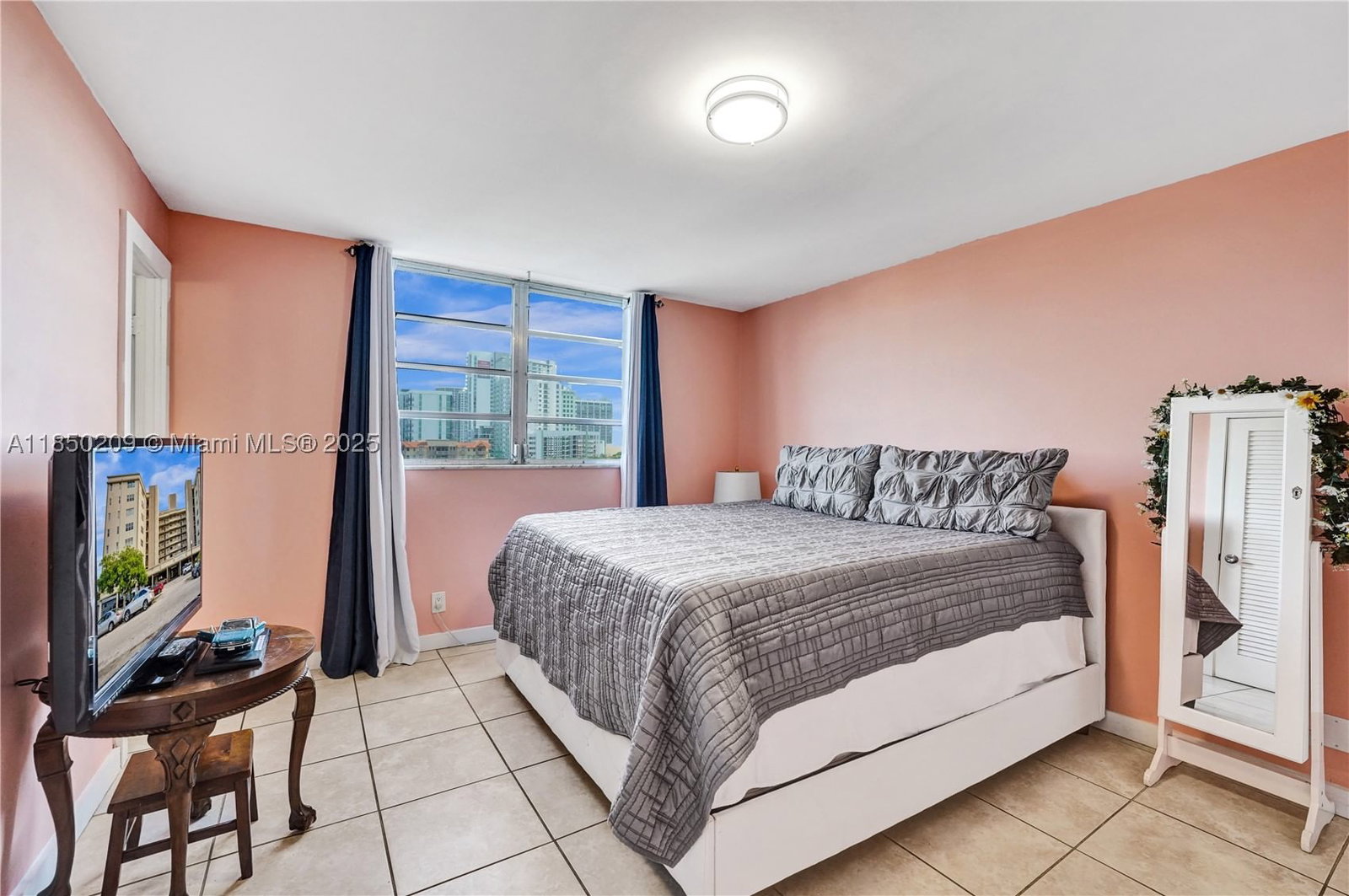 Real estate property located at 1811 Jefferson St #606, Broward, Telstar Condominium Inc, Hollywood, FL