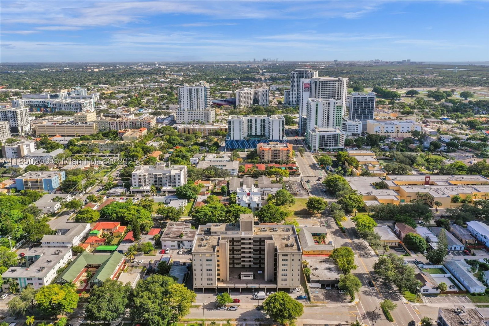 Real estate property located at 1811 Jefferson St #606, Broward, Telstar Condominium Inc, Hollywood, FL