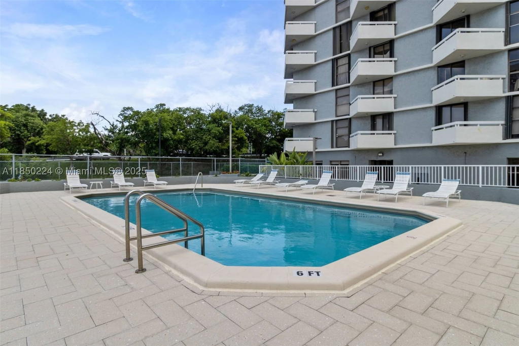 Real estate property located at 2501 Brickell Ave #307, Miami-dade, Brickell Park Condo, Miami, FL