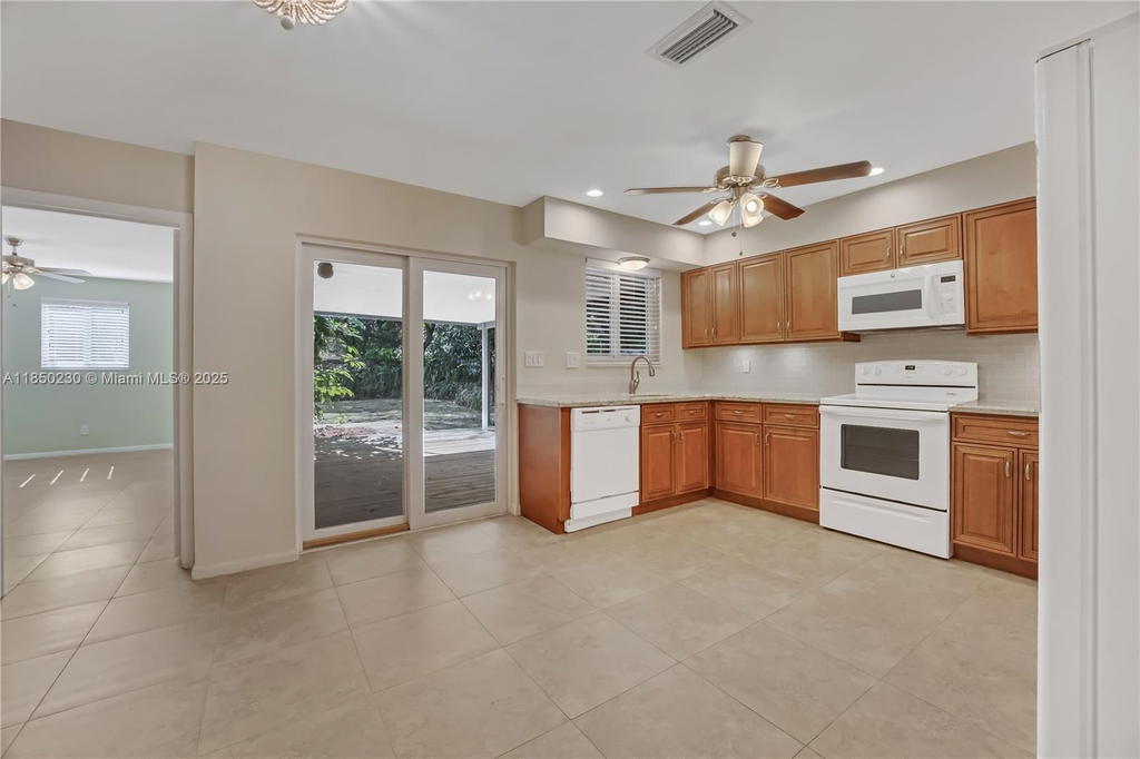 Real estate property located at 830 18th St, Broward, Pinehurst, Fort Lauderdale, FL