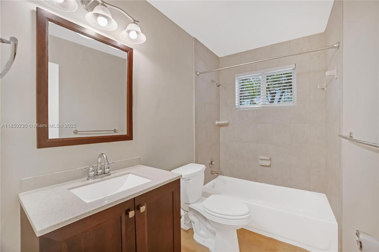 Real estate property located at 830 18th St, Broward, Pinehurst, Fort Lauderdale, FL