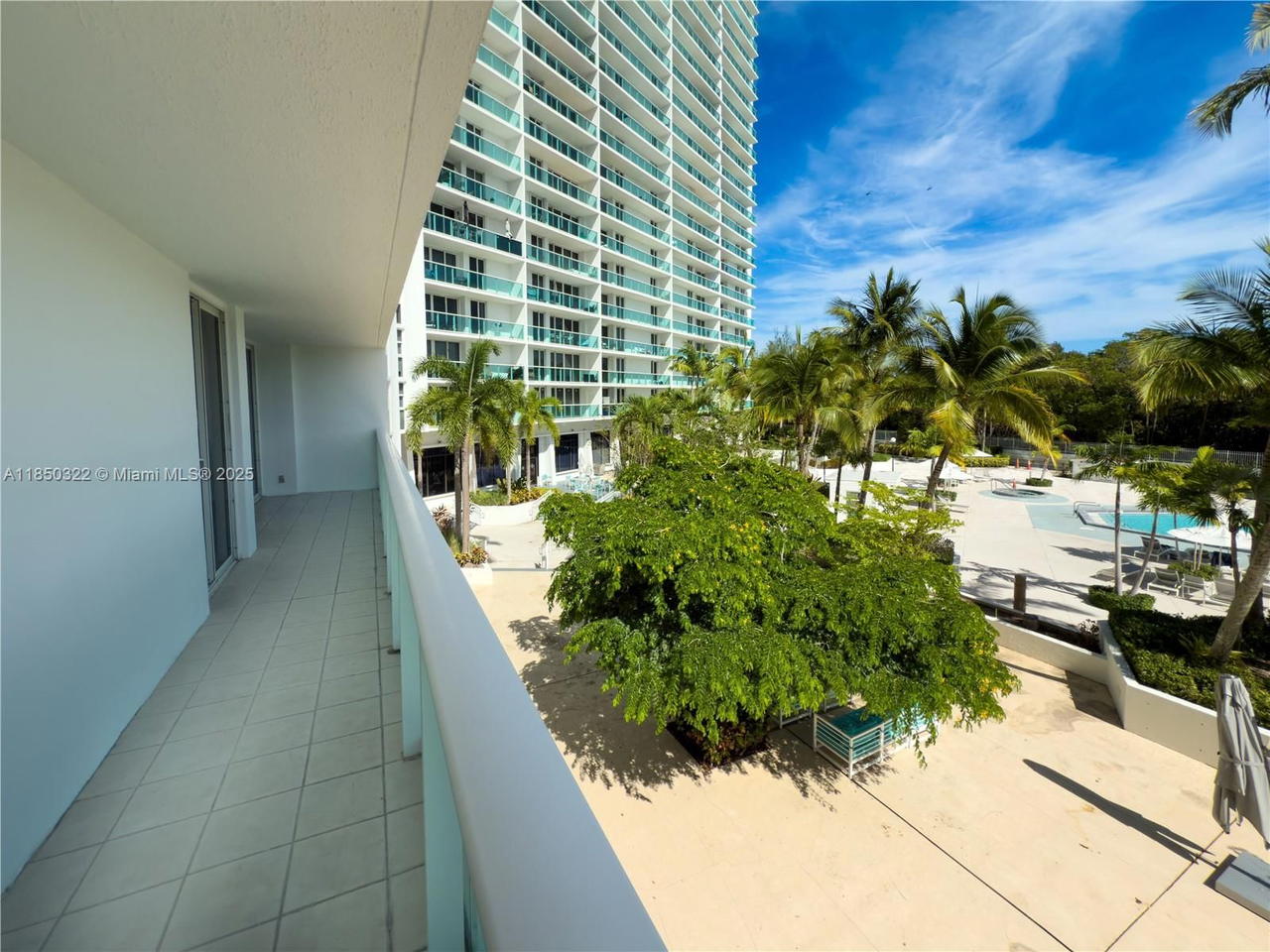 Real estate property located at 100 Bayview Dr #224, Miami-dade, Arlen House East Condo, Sunny Isles Beach, FL