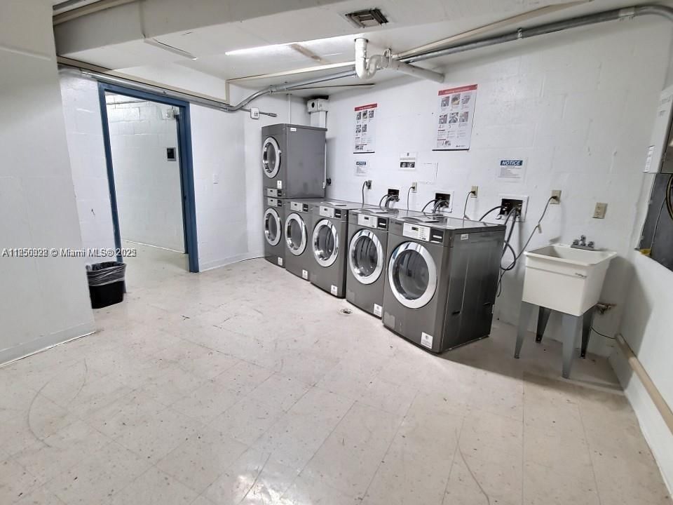 Real estate property located at 100 Bayview Dr #224, Miami-dade, Arlen House East Condo, Sunny Isles Beach, FL