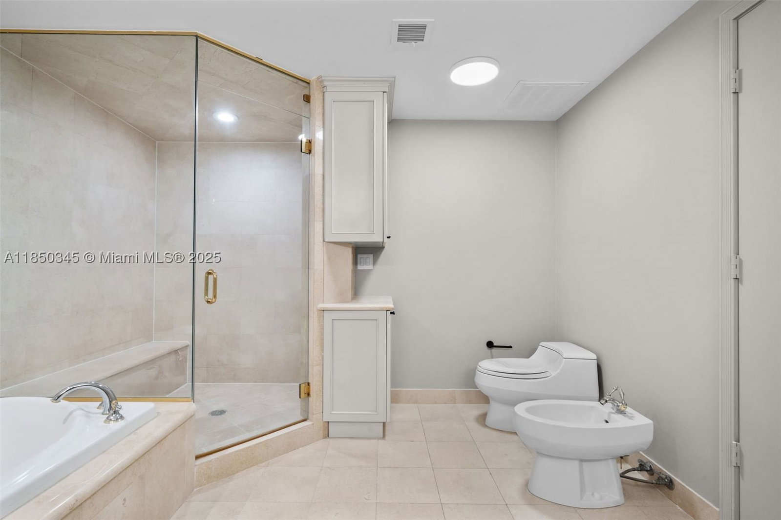 Real estate property located at 2100 Ocean Blvd #18D, Broward, Palms Tower One Condo, Fort Lauderdale, FL