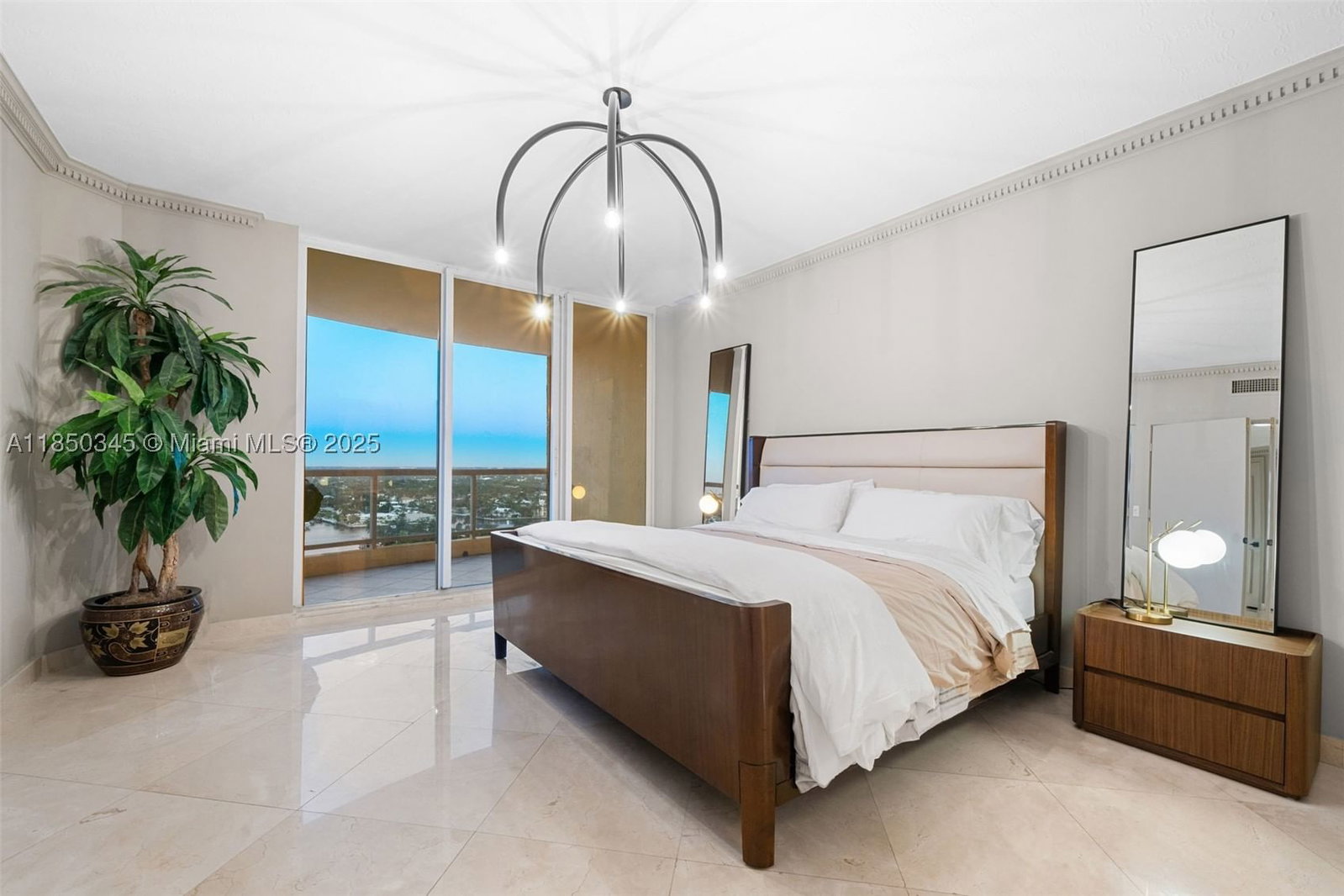 Real estate property located at 2100 Ocean Blvd #18D, Broward, Palms Tower One Condo, Fort Lauderdale, FL