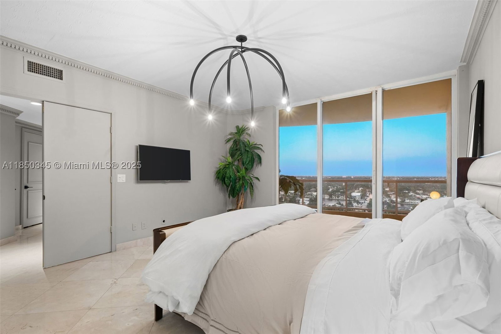 Real estate property located at 2100 Ocean Blvd #18D, Broward, Palms Tower One Condo, Fort Lauderdale, FL