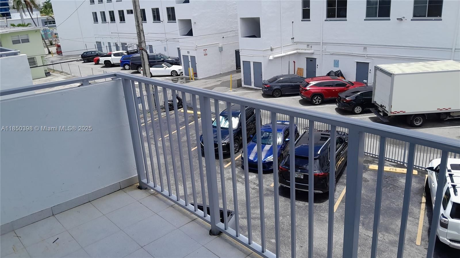 Real estate property located at 525 Meridian Ave #304, Miami-dade, 525 Meridian Condo, Miami Beach, FL