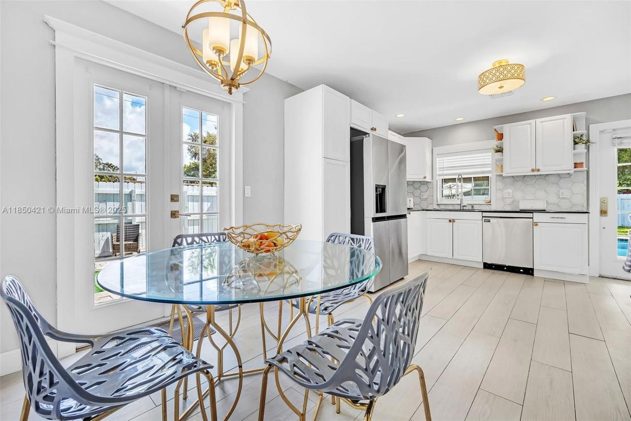 Real estate property located at 2221 43rd Ave, Broward, Hollywood Hills, Hollywood, FL