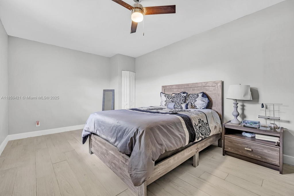Real estate property located at 2221 43rd Ave, Broward, Hollywood Hills, Hollywood, FL