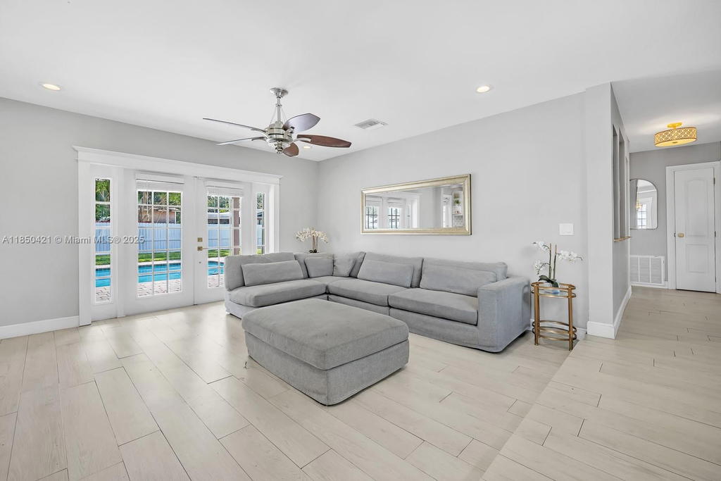 Real estate property located at 2221 43rd Ave, Broward, Hollywood Hills, Hollywood, FL