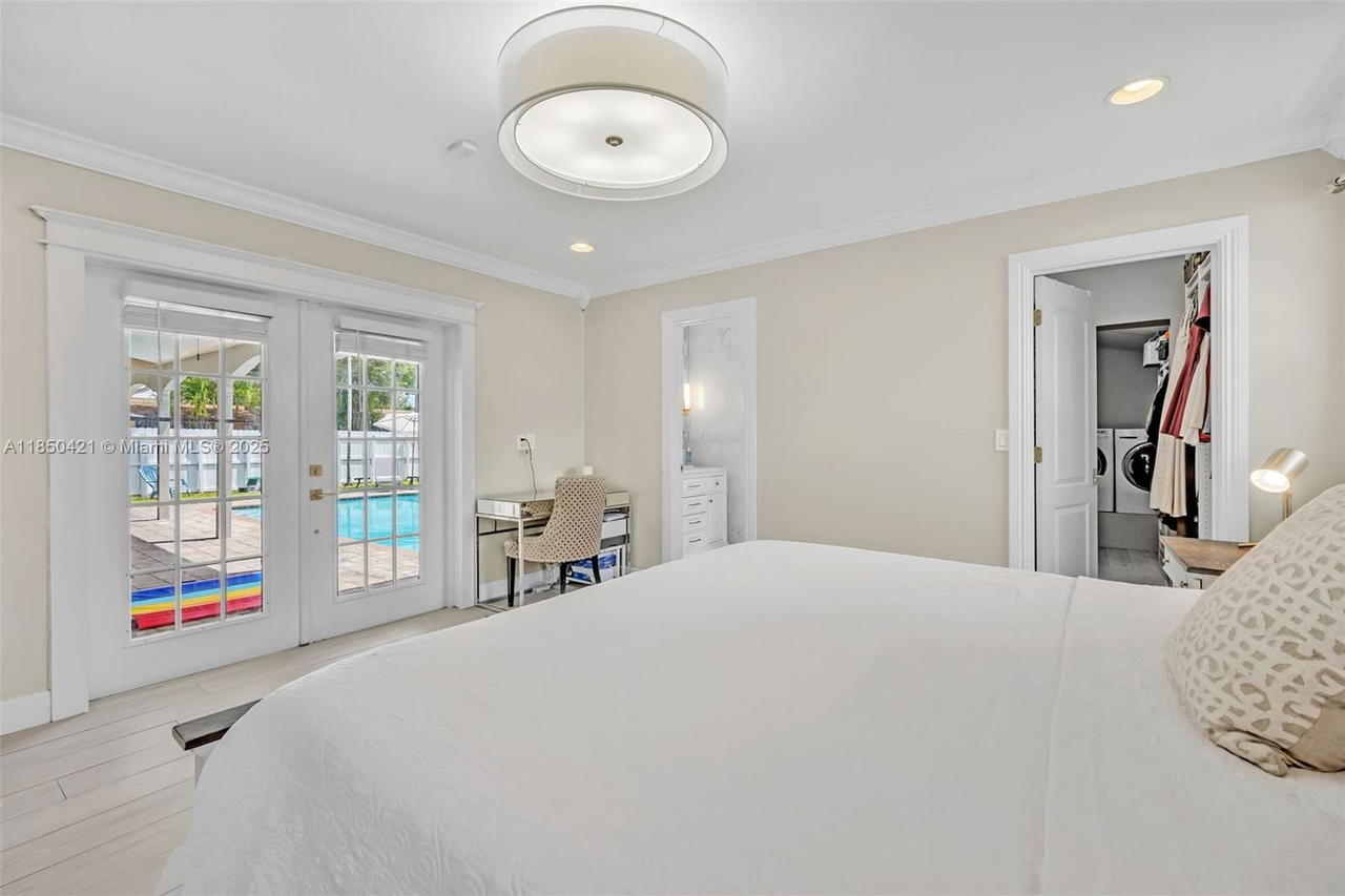 Real estate property located at 2221 43rd Ave, Broward, Hollywood Hills, Hollywood, FL