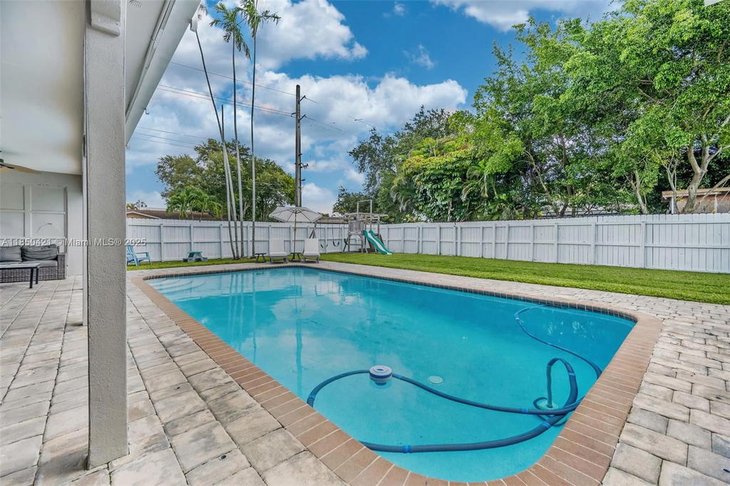 Real estate property located at 2221 43rd Ave, Broward, Hollywood Hills, Hollywood, FL