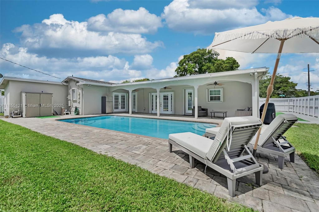 Real estate property located at 2221 43rd Ave, Broward, Hollywood Hills, Hollywood, FL