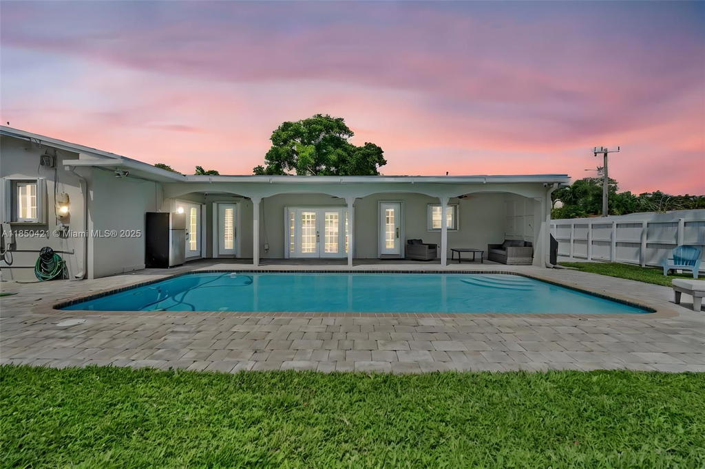 Real estate property located at 2221 43rd Ave, Broward, Hollywood Hills, Hollywood, FL