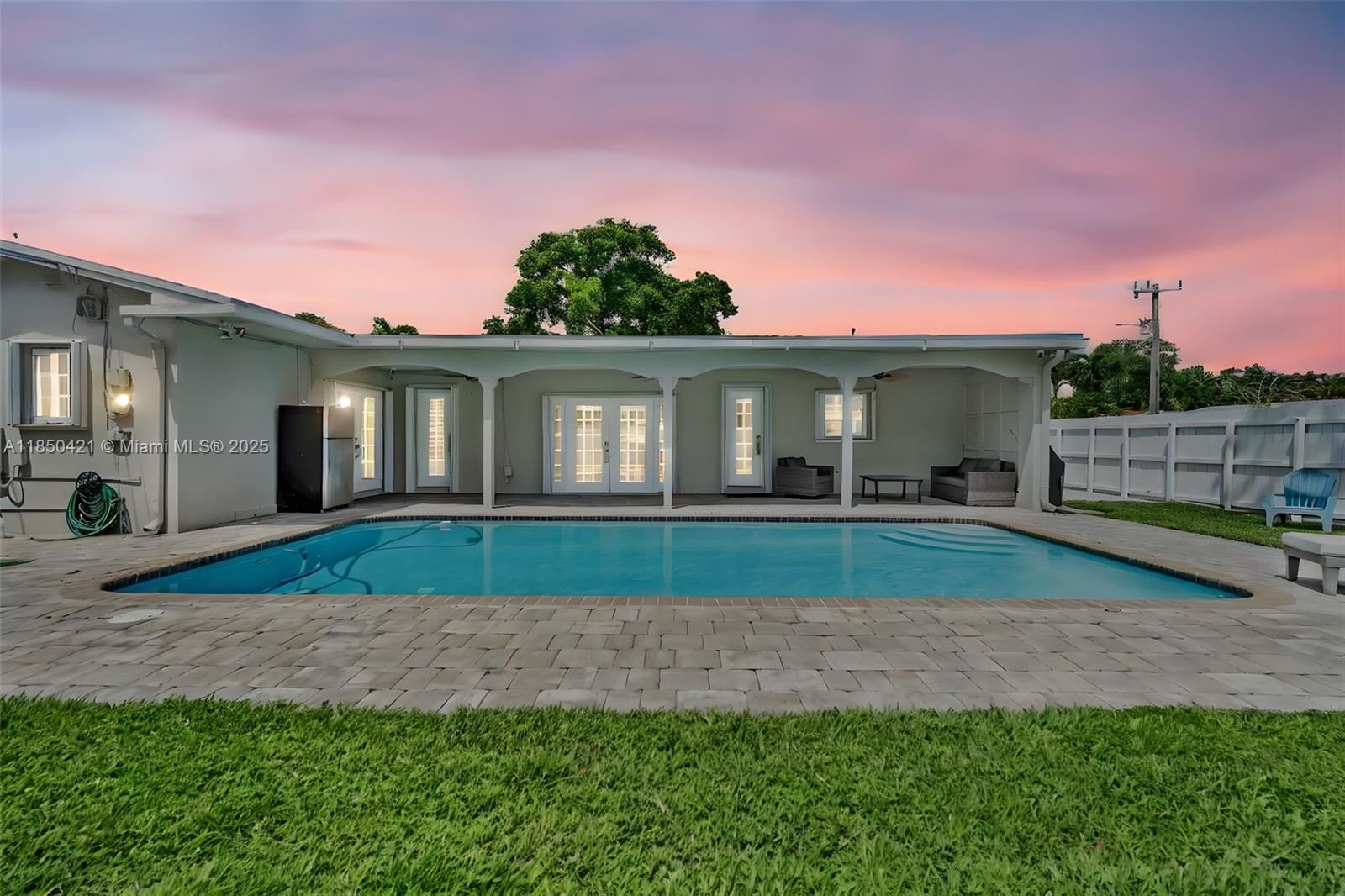 Real estate property located at 2221 43rd Ave, Broward, Hollywood Hills, Hollywood, FL
