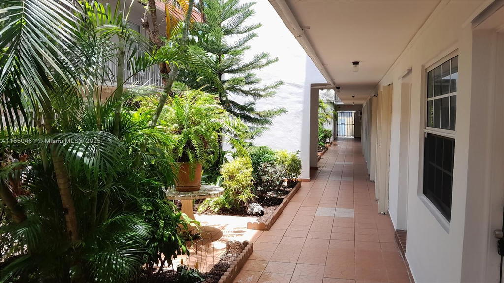 Real estate property located at 525 Meridian Ave #405, Miami-dade, 525 Meridian Condo, Miami Beach, FL