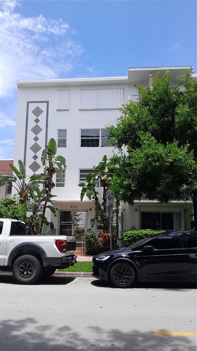 Real estate property located at 525 Meridian Ave #405, Miami-dade, 525 Meridian Condo, Miami Beach, FL