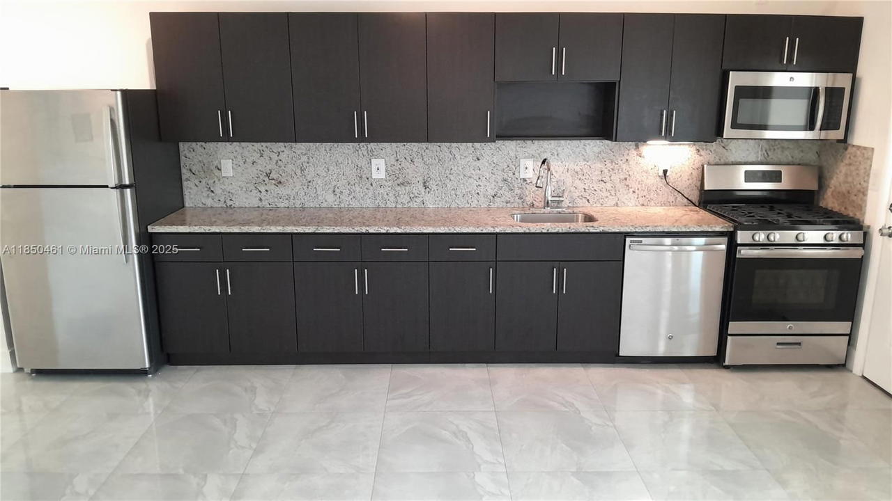 Real estate property located at 525 Meridian Ave #405, Miami-dade, 525 Meridian Condo, Miami Beach, FL