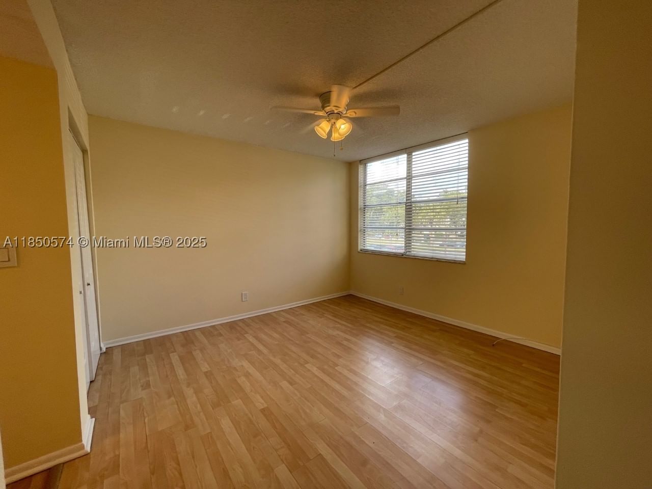 Real estate property located at 9431 Live Oak Pl #203, Broward, Live Oak Condo Twelve, Davie, FL