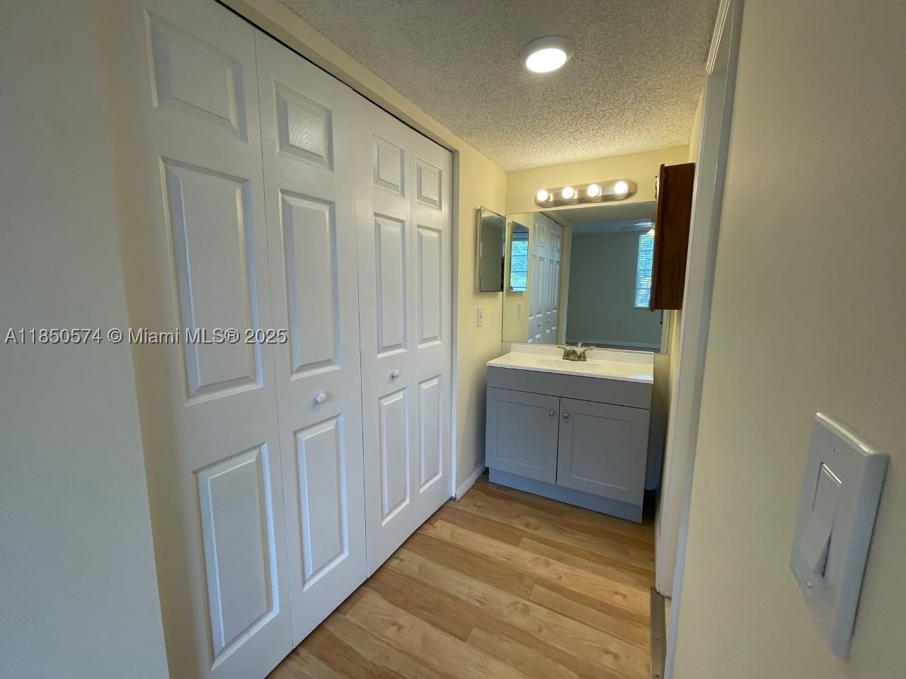 Real estate property located at 9431 Live Oak Pl #203, Broward, Live Oak Condo Twelve, Davie, FL
