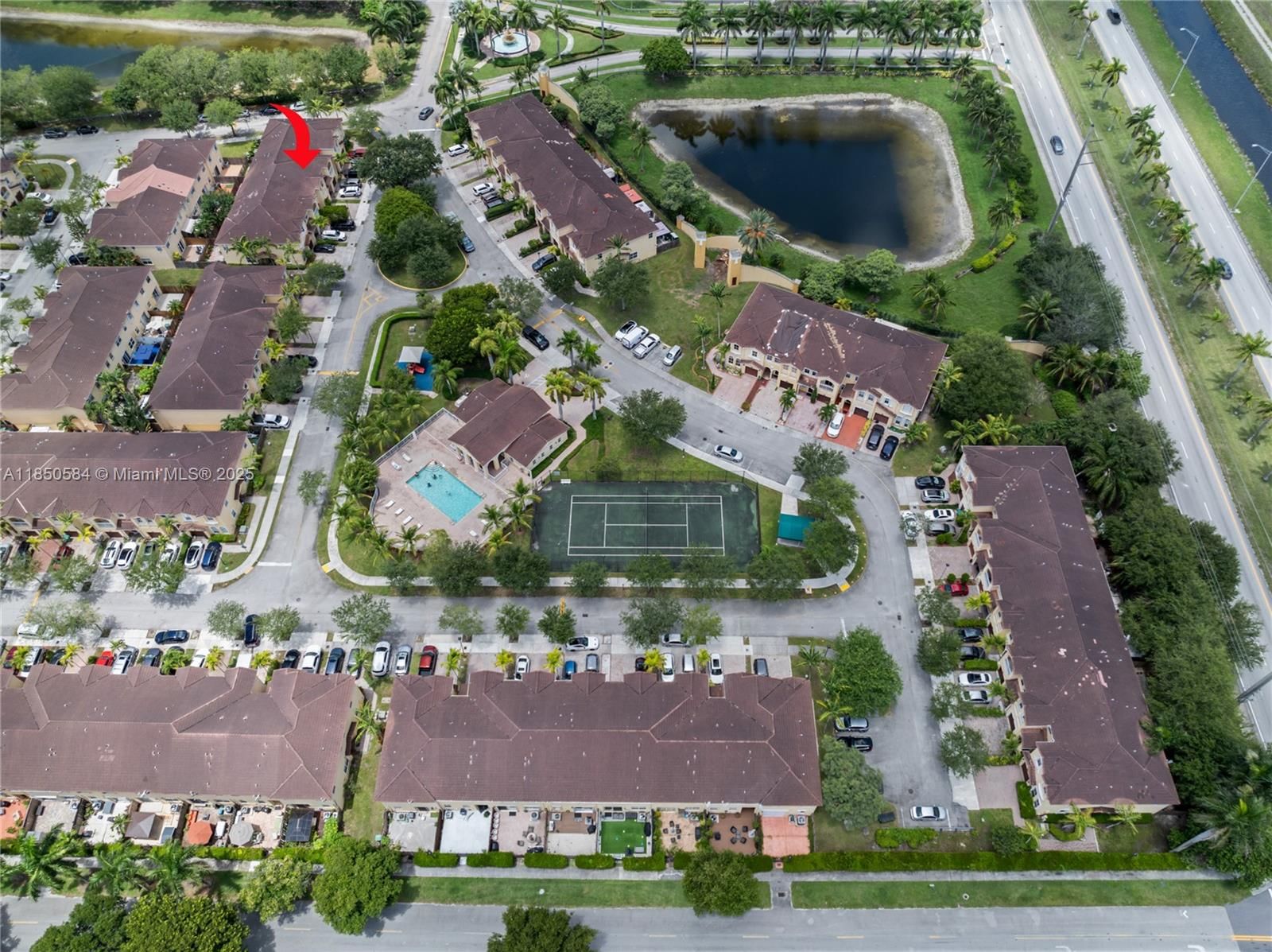 Real estate property located at 14968 8th Ln, Miami-dade, Grand Lakes Phase I, Miami, FL