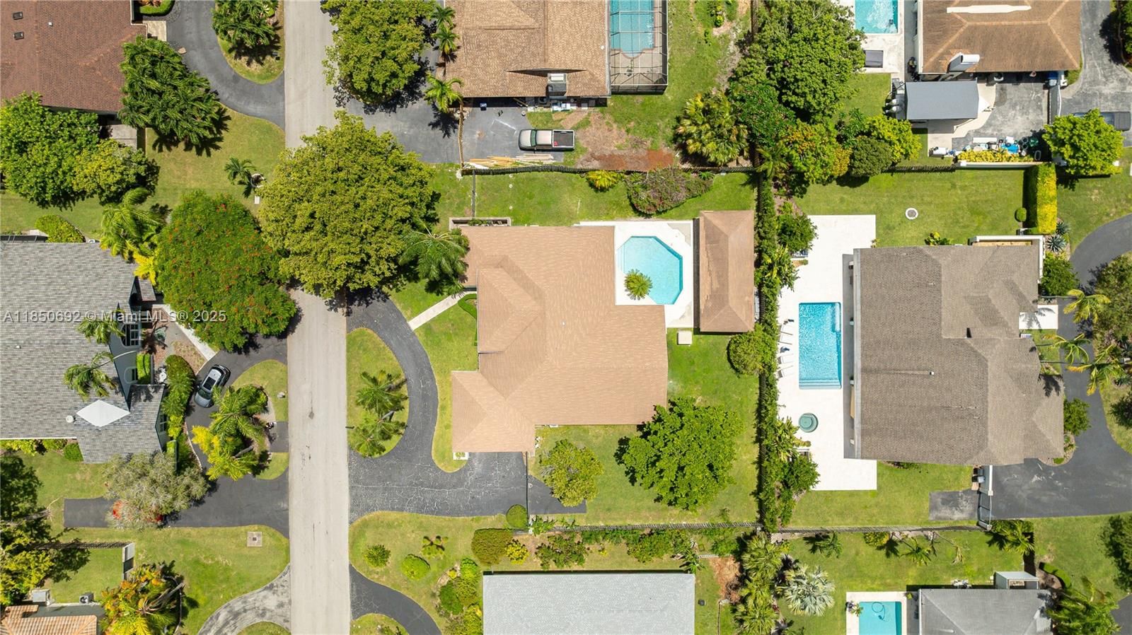 Real estate property located at 8110 188th St, Miami-dade, Jennings Cutler Estates S, Cutler Bay, FL
