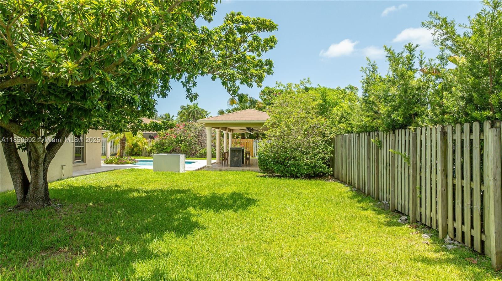 Real estate property located at 8110 188th St, Miami-dade, Jennings Cutler Estates S, Cutler Bay, FL