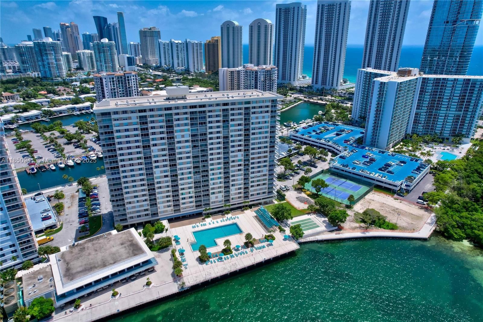 Real estate property located at 300 Bayview Dr #1616, Miami-dade, Arlen House Condo, Sunny Isles Beach, FL