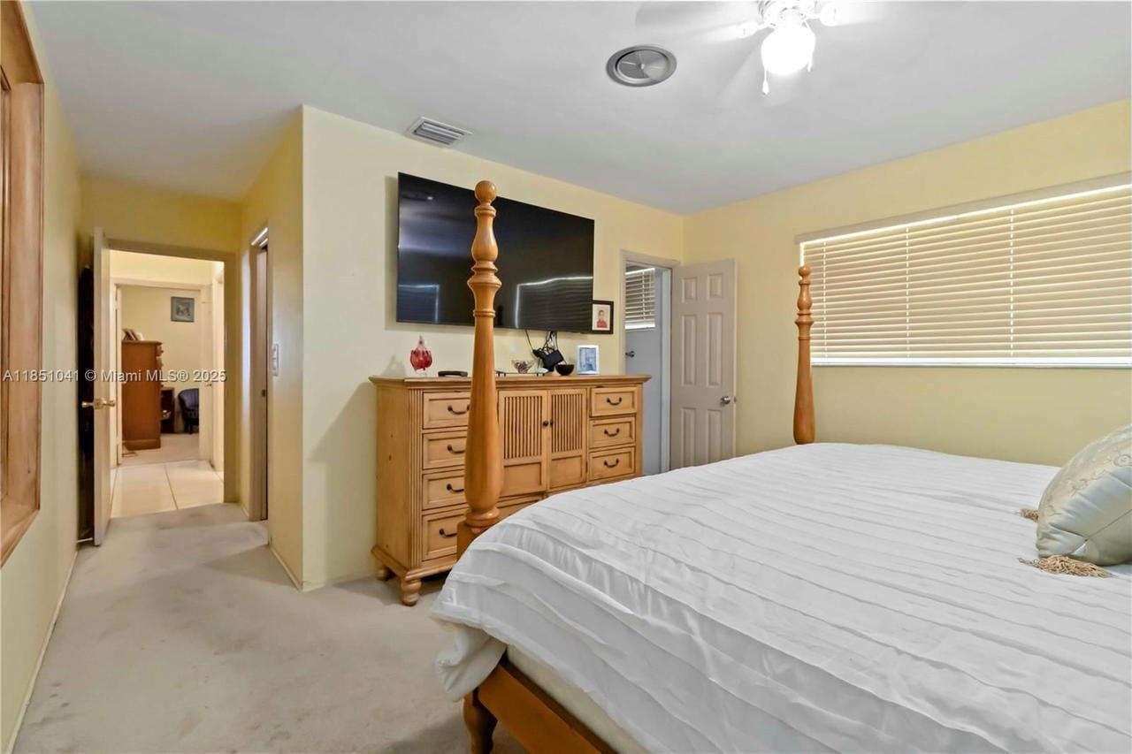 Real estate property located at 1545 158th St, Miami-dade, Hathaway Homes, North Miami Beach, FL