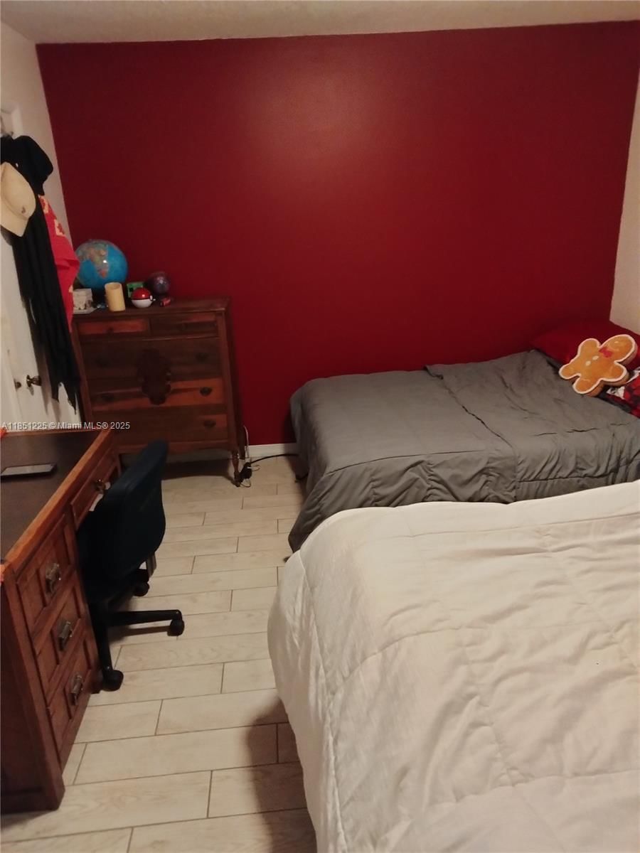 Real estate property located at 14902 65th Ter, Miami-dade, Westwind Lakes Sec 2, Miami, FL