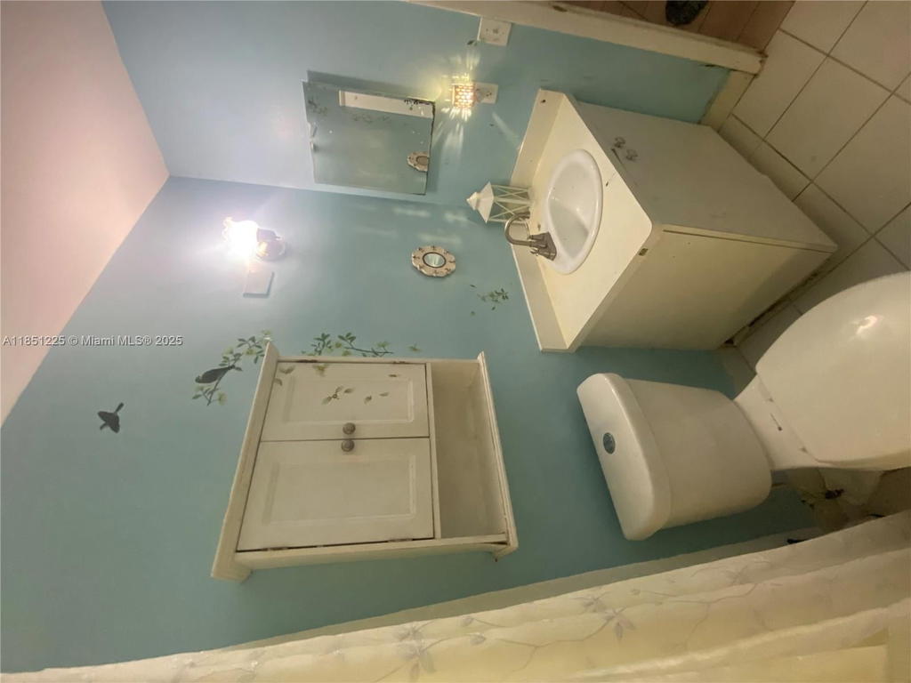 Real estate property located at 14902 65th Ter, Miami-dade, Westwind Lakes Sec 2, Miami, FL