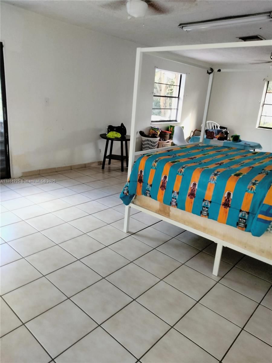 Real estate property located at 14902 65th Ter, Miami-dade, Westwind Lakes Sec 2, Miami, FL