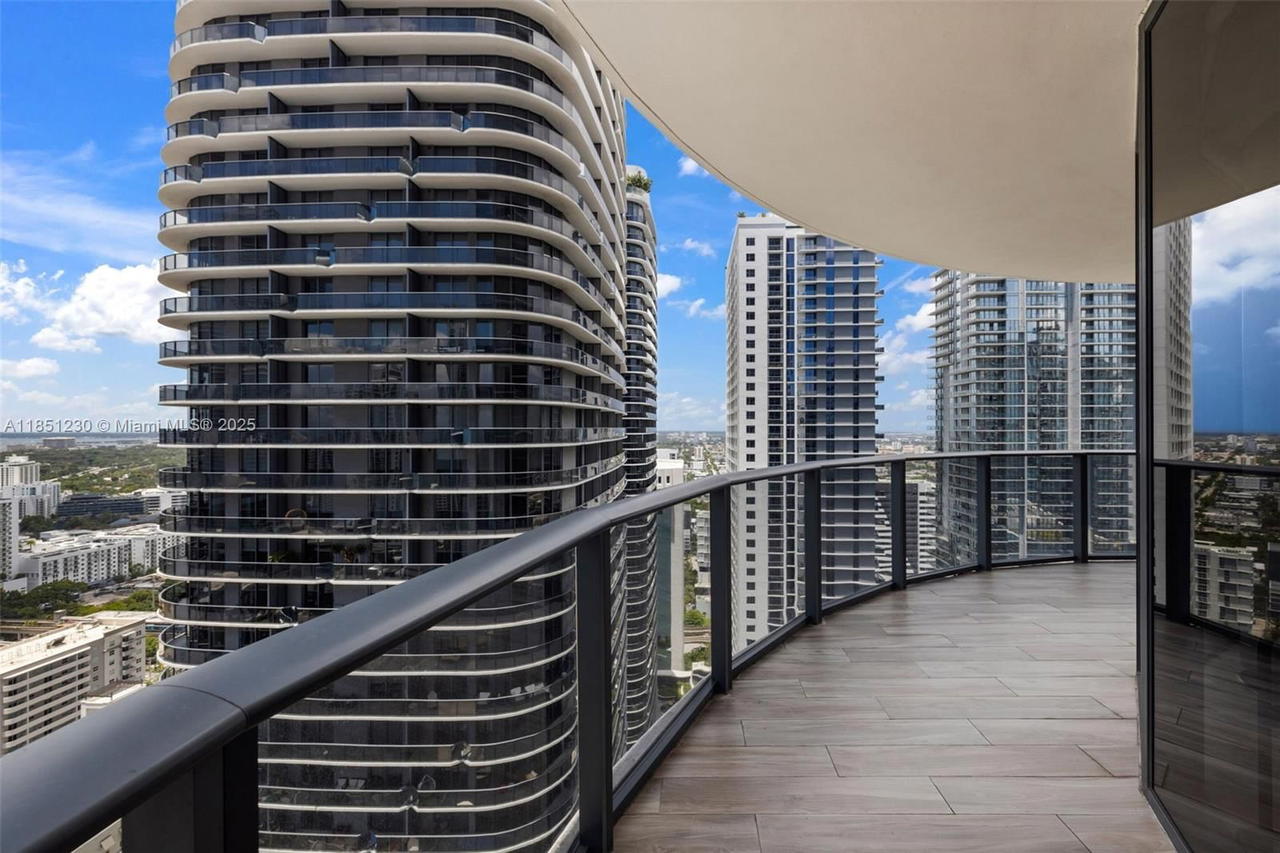 Real estate property located at 801 Miami Ave #3301, Miami-dade, 801 Sma Residences Condo, Miami, FL