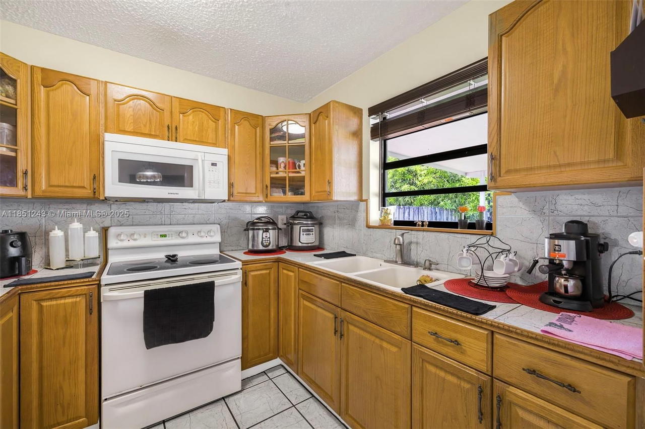 Real estate property located at 25425 128th Ave, Miami-dade, Princetonian West, Homestead, FL