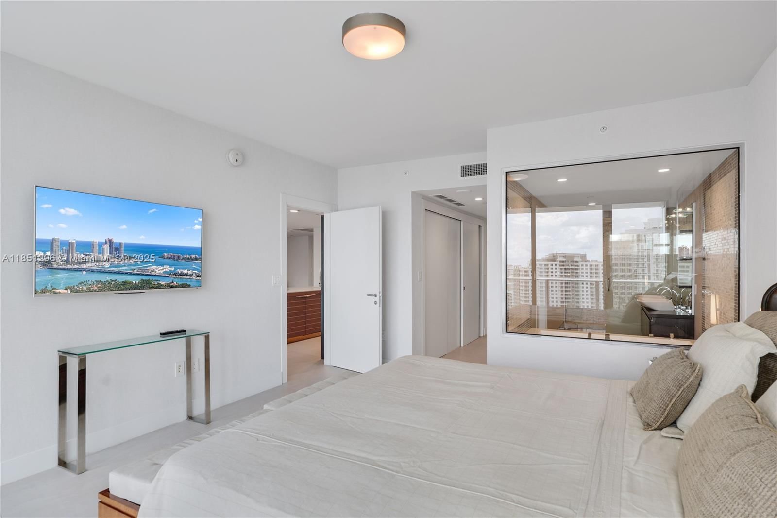 Real estate property located at 200 Biscayne Boulevard Way #3207, Miami-dade, Epic West Condo, Miami, FL
