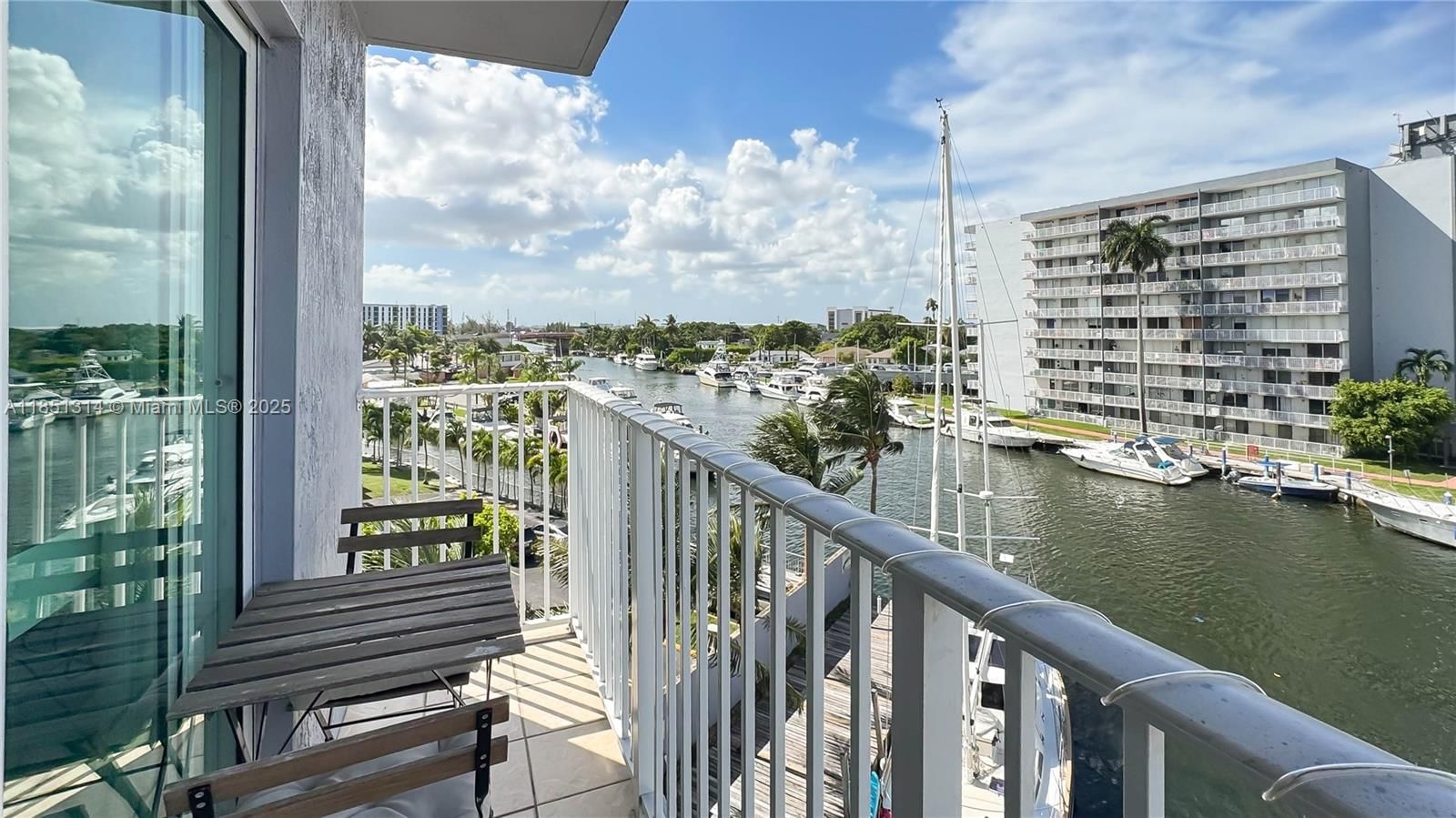 Real estate property located at 2475 16th St Rd #518, Miami-dade, River Run South Condo, Miami, FL