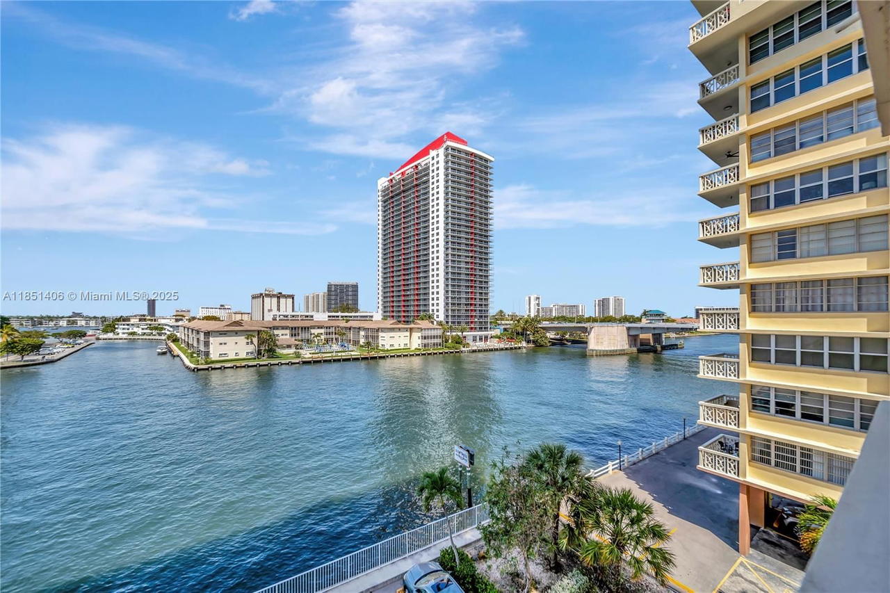 Real estate property located at 1833 Ocean Dr #511, Broward, Plaza Towers North Condo, Hallandale Beach, FL