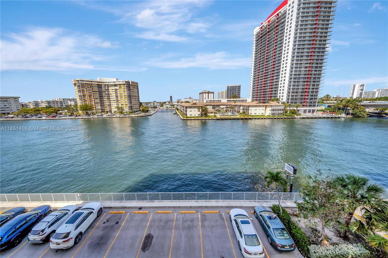 Real estate property located at 1833 Ocean Dr #511, Broward, Plaza Towers North Condo, Hallandale Beach, FL