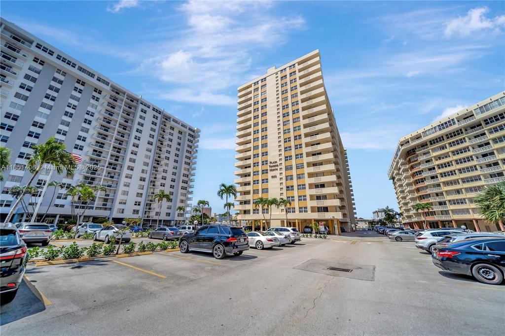 Real estate property located at 1833 Ocean Dr #511, Broward, Plaza Towers North Condo, Hallandale Beach, FL