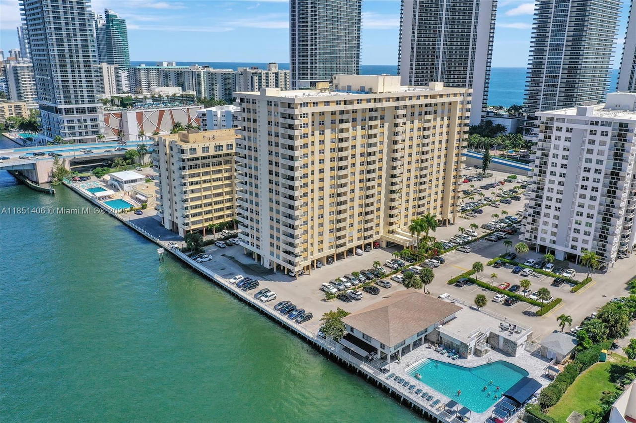 Real estate property located at 1833 Ocean Dr #511, Broward, Plaza Towers North Condo, Hallandale Beach, FL